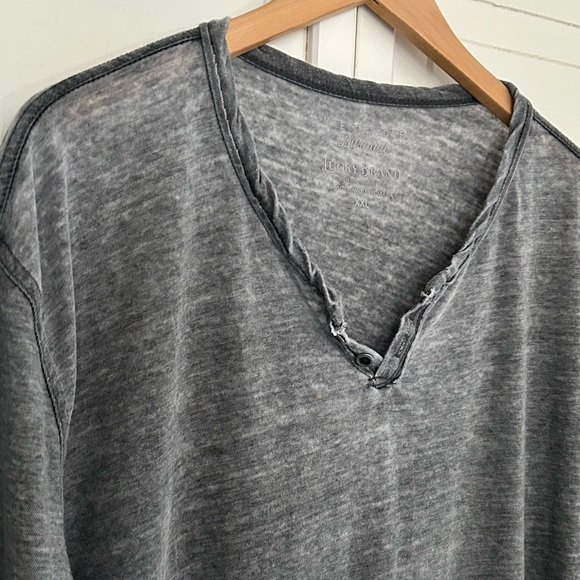 Lucky Brand Venice Burnout Men’s Size XXL Short Sleeve Notch Neck Tee - Picture 10 of 12